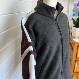 Columbia Fleece Ladies Jacket Size XL, Vintage, Grey with light blue on sleeve